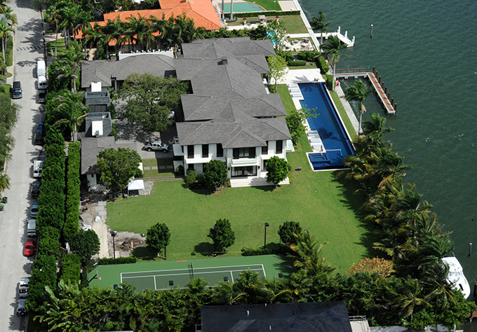 Celebrity Homes: Enrique Iglesias Miami House